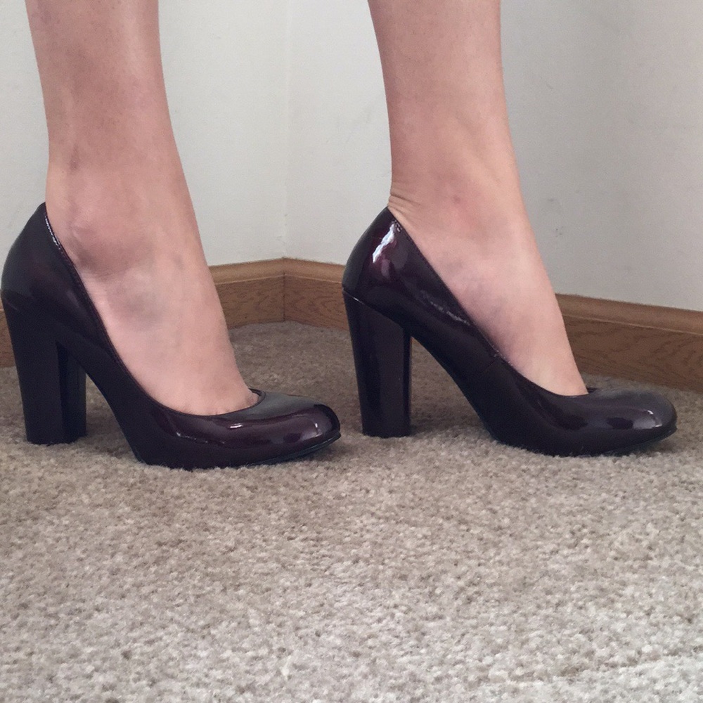Steve Madden Patent Plum Round heel.